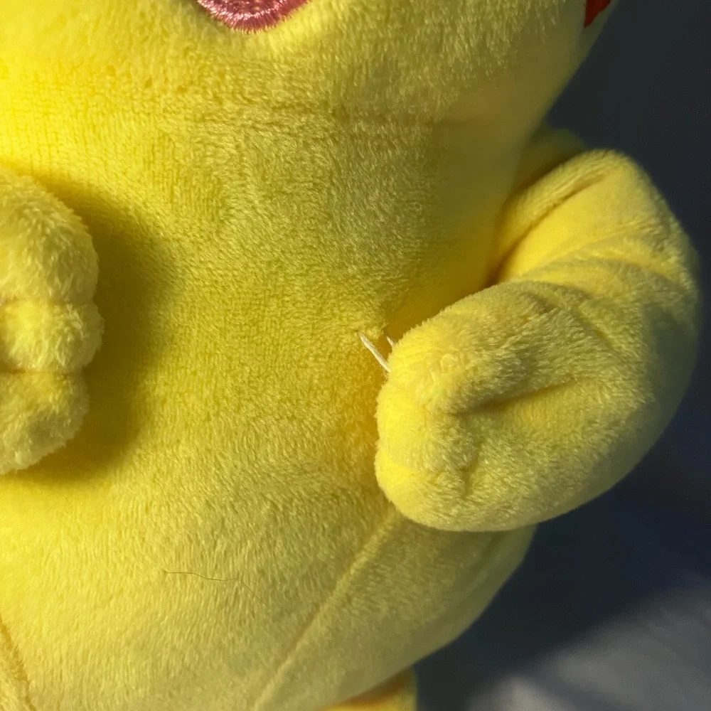 Pikachu Plush - Picture 2 of 7